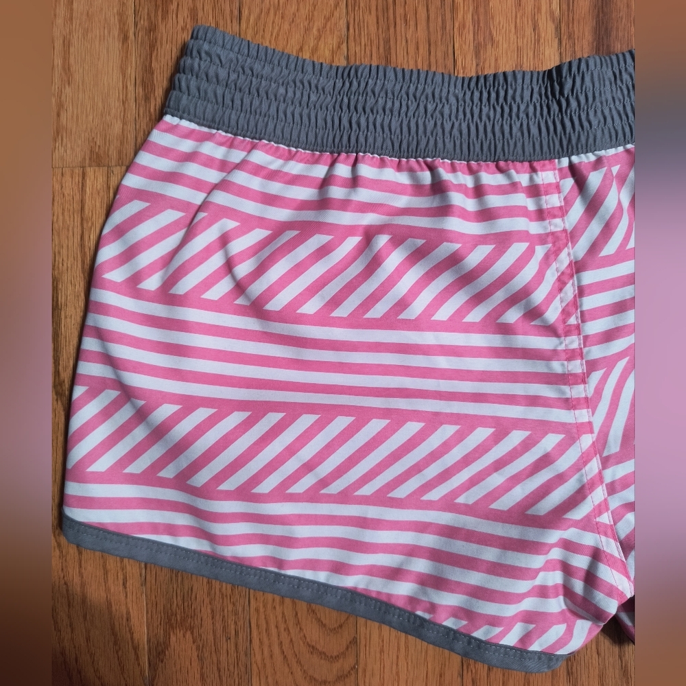 2 Pairs Of Nike Reversible Beach Shorts, Women's Size S/M, - Picture 14 of 16